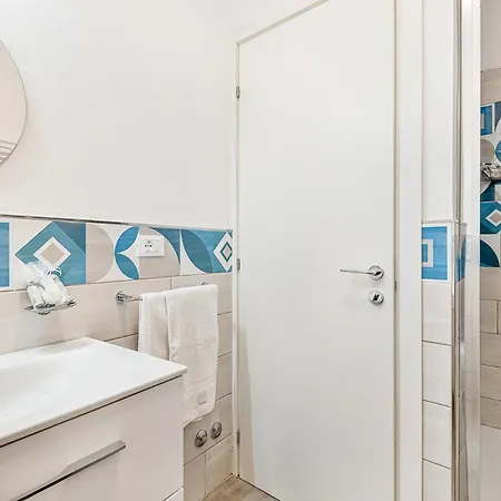 Cà Ai Venti-appartamenti Vista Mare Dalle Colline Vicino A Lucca Appartement Mommio
